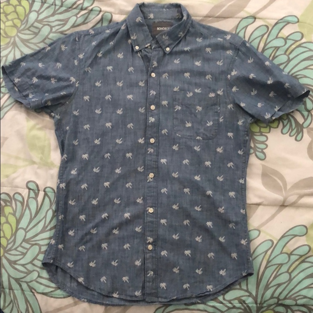 Botton down short sleeve shirt